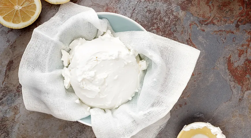 Вкус у маскарпоне молочный с легкой сладостью. Никаких кислых, горьких или острых оттенков!