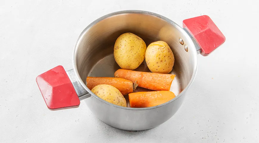 Оливье с крабовыми палочками