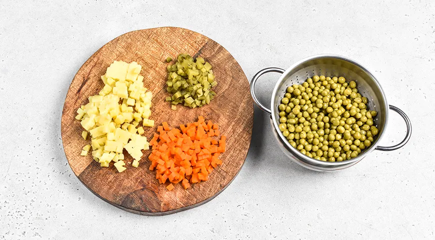 Оливье с красной рыбой