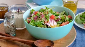 Зеленый салат с горчичным винегретом