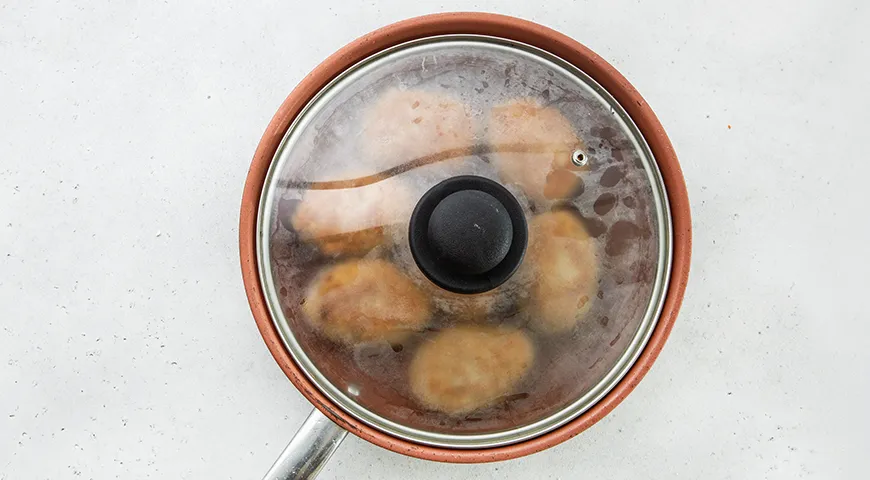 Котлеты свиные, жаренные в панировочных сухарях