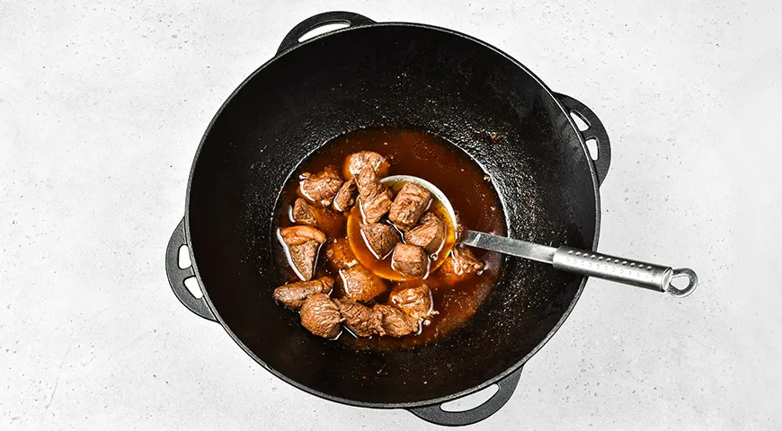 Оджахури в казане на костре