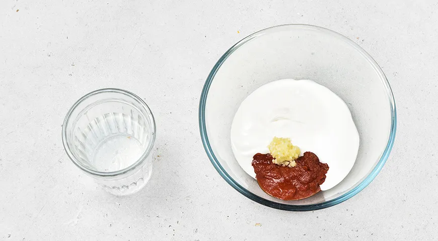 Тушеная капуста в сметанно-томатном соусе