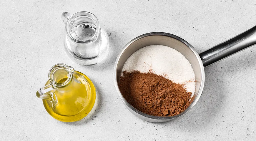 Шоколадный торт со сметанным кремом