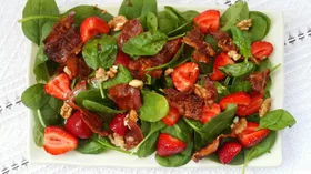 Простые рецепты с грецким орехом и мясной гастрономией