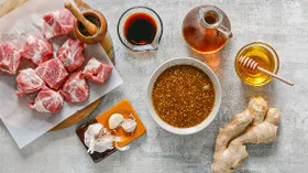 Медово-соевый маринад для свинины