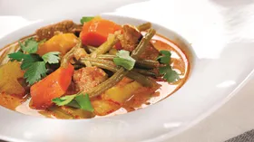 Гуляш с фасолью