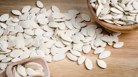 Можно ли есть тыквенные семечки с кожурой: польза и возможный вред