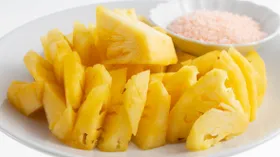 Зачем есть ананас с перцем и как еще необычно подавать этот экзотический фрукт