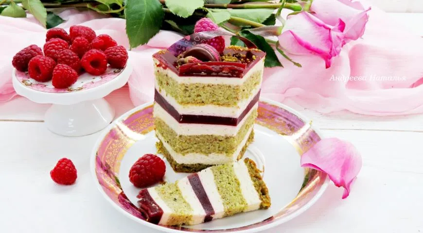 Рецепт торта "Малина-Фисташка-Роза"