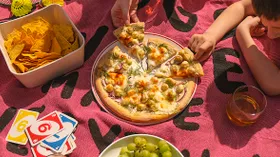 Пицца с пельменями