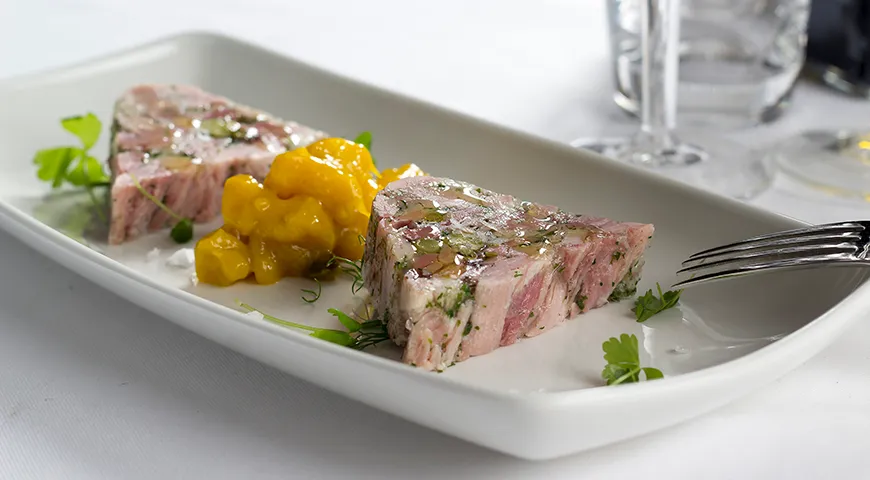 Террин из окорока с пикалилли