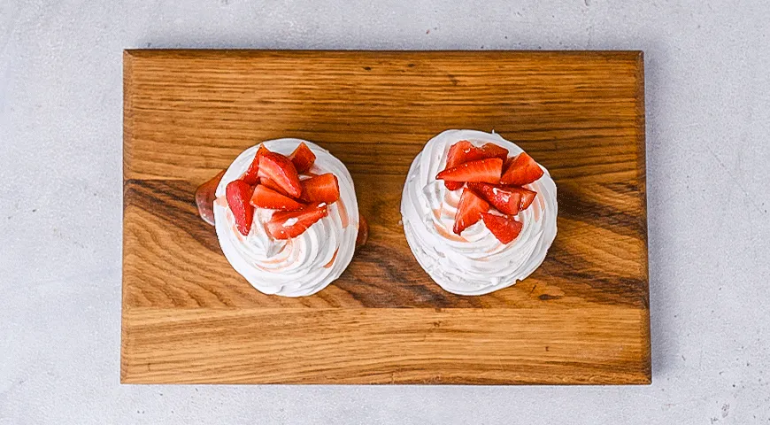 Мини-Павлова с сырным кремом