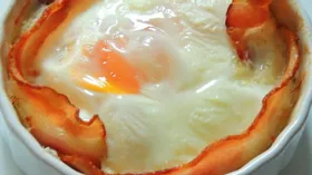 Запеченные яйца с беконом в мультипечи