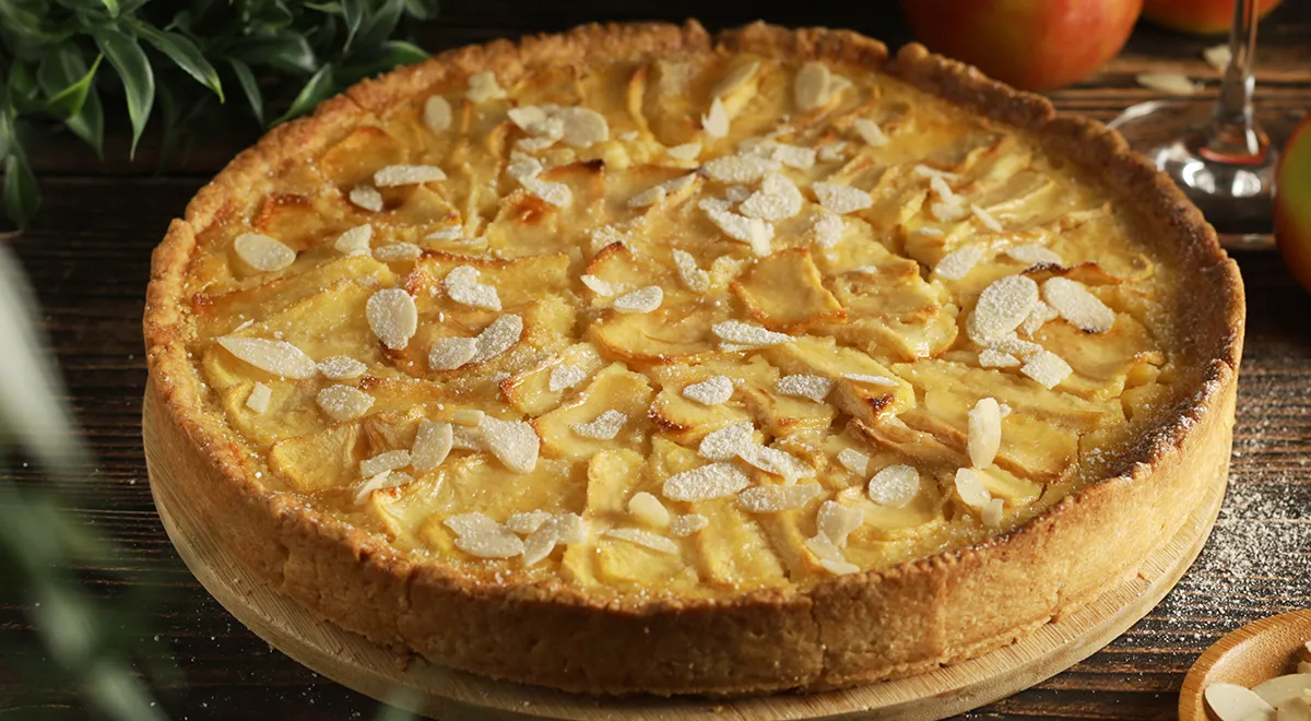 Песочный пирог с маскарпоне и яблоками