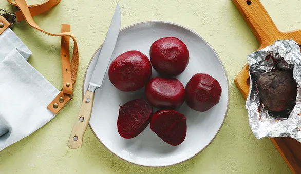 Как запечь свеклу в фольге вкусно: 3 способа и 5 отличных рецептов