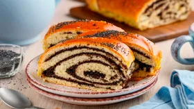 12 рецептов вкусной выпечки с маком: булочки, ватрушки, крендели и не только