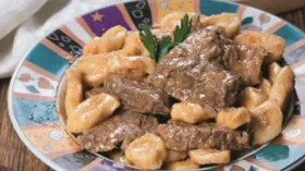Рецепты с кисломолочными продуктами, яйцом и свининой