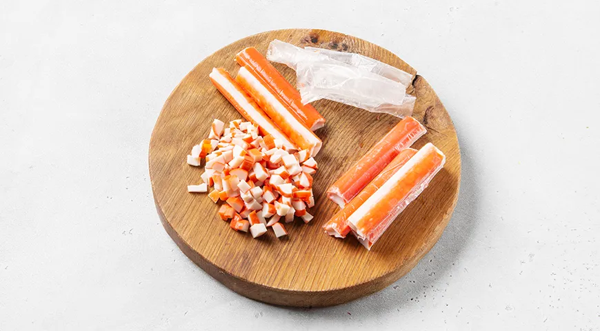 Оливье с крабовыми палочками