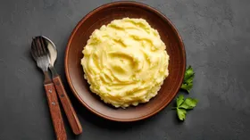 Останется воздушным: кулинары подсказали, как хранить картофельное пюре перед застольем