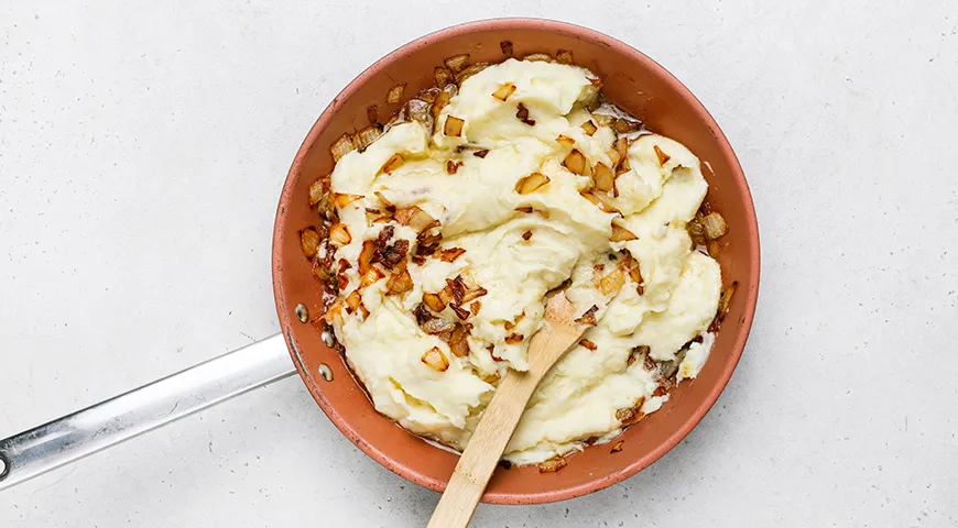 Обжаренное картофельное пюре с луком