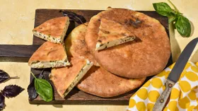 Рецепты с мукой, творогом и рассольными сырами
