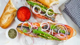 Турецкий сэндвич со скумбрией