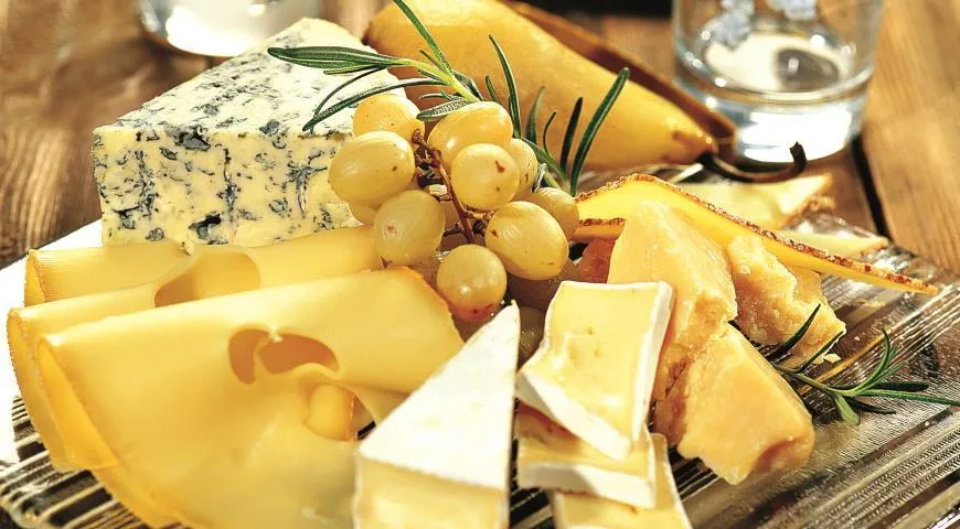 Блюда с французскими сырами