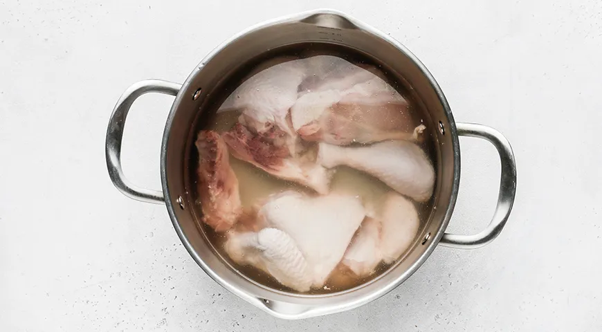 Домашний суп с чесночными галушками