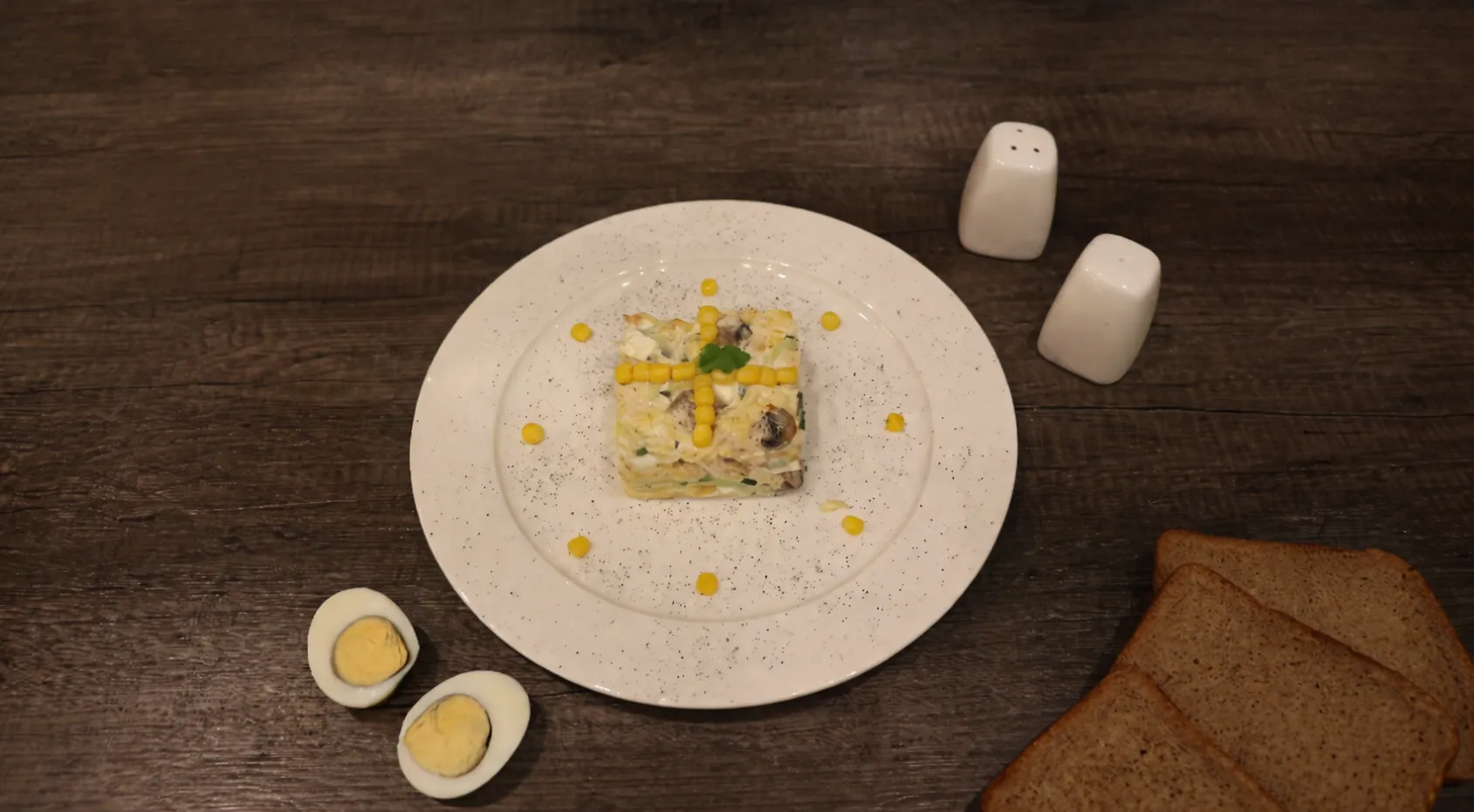 Рецепт салата с курицей и овощами