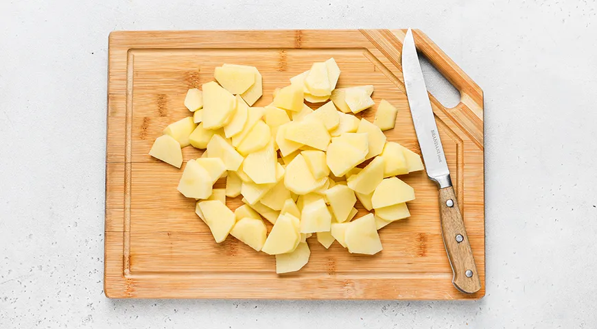 Картошка в сметанном соусе с луком