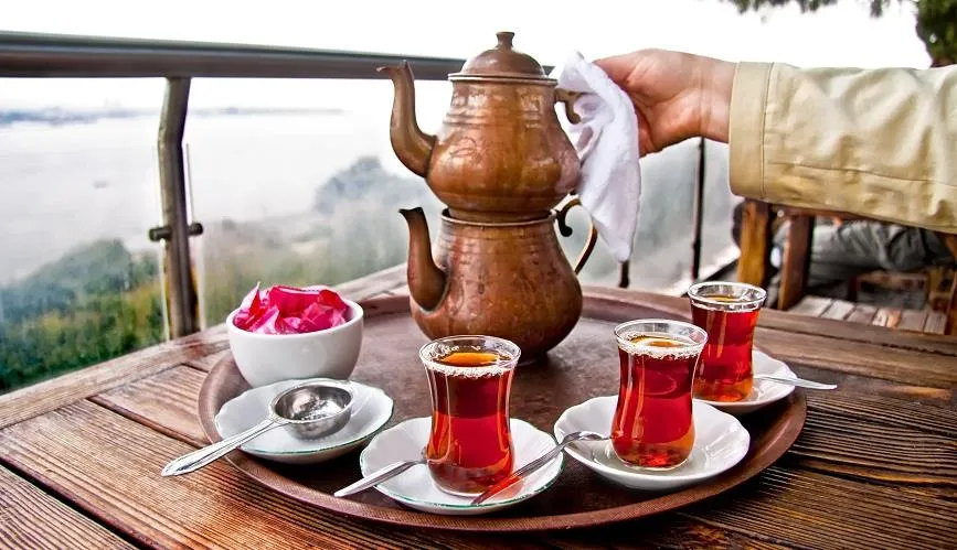 Так подают чай в Турции
