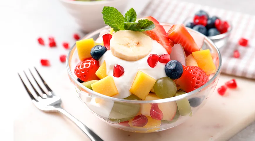 В ягодах и фруктах содержится глюкоза, обеспечивающая наш организм энергией