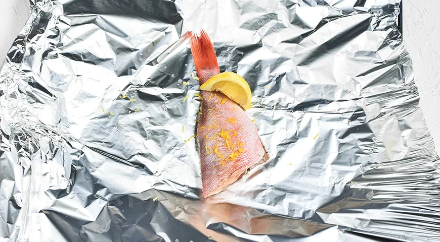 Окунь, запеченный в фольге