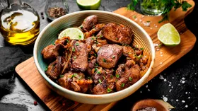 Жареная куриная печень с луком: 10 рецептов и секреты приготовления