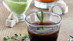 Рецепты с чесноком, алкоголем и продукцией пчеловодства