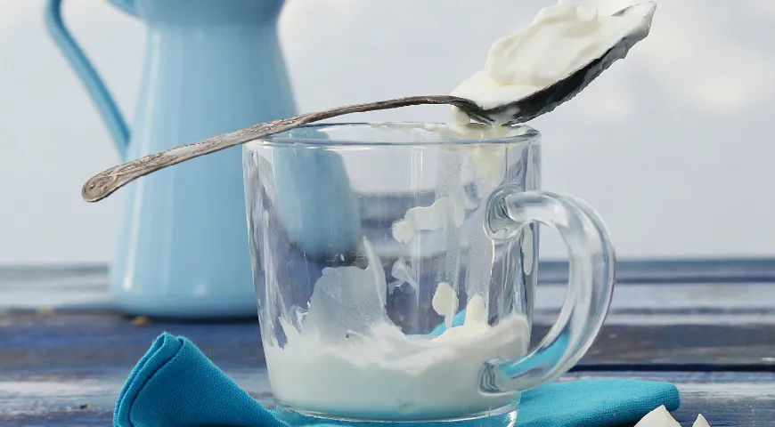 Как приготовить потрясающие соусы на основе йогурта и сметаны