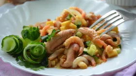 Рецепты с сырами, огурцом и креветками