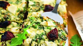 Рецепты с яйцом куриным, сыром Фета и томатами