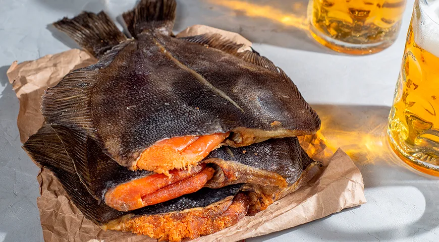 Из напитков к вяленой камбале лучше всего подходят светлое пиво