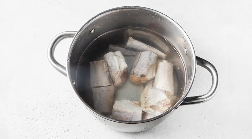 Рыбный суп из минтая с картофелем