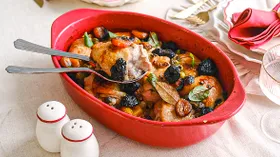 Курица с черносливом, курагой и оливками