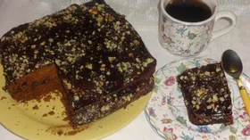 Быстрый шоколадный торт с орехами и шоколадной глазурью