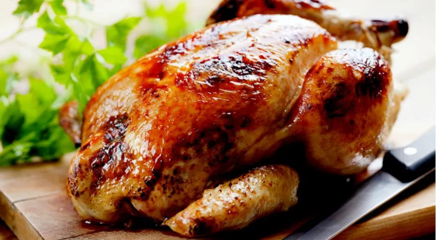 Курица в духовке целиком с хрустящей корочкой — 14 самых вкусных рецептов