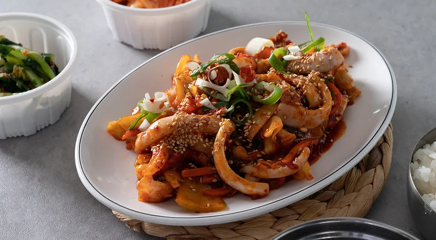 Кальмары с овощами по-корейски