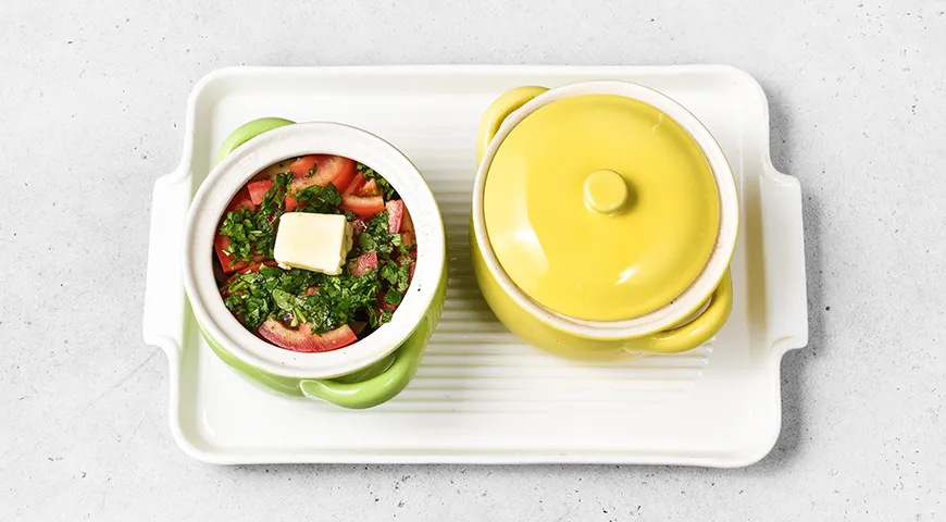 Чанахи со свининой в горшочках