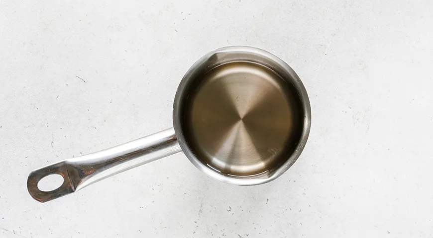 Бисквитный пирог с кремом из творожного сыра, сметаны и сгущенки