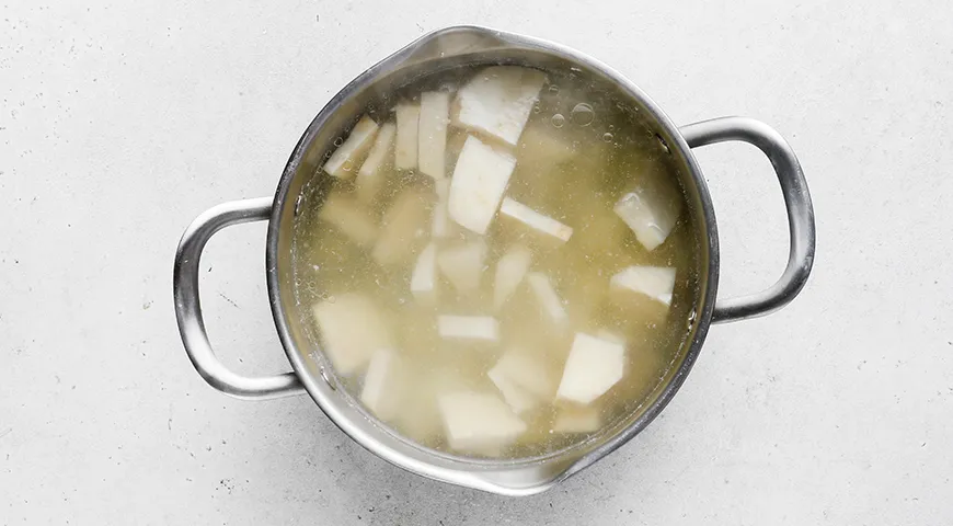 Картофельный крем-суп с сыром и молоком