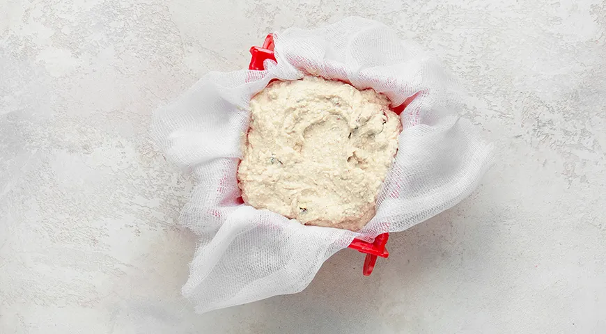 Фисташковая творожная пасха с вишней