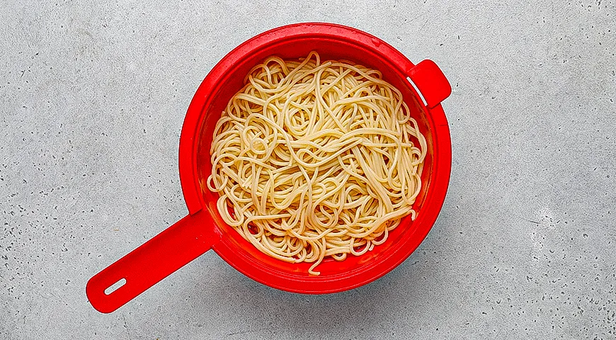 Спагетти с курицей на гриле